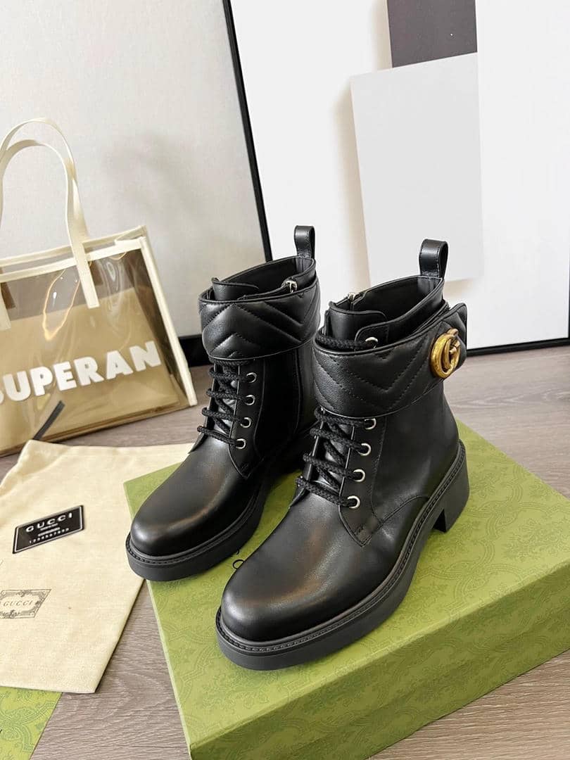 0031 Boots